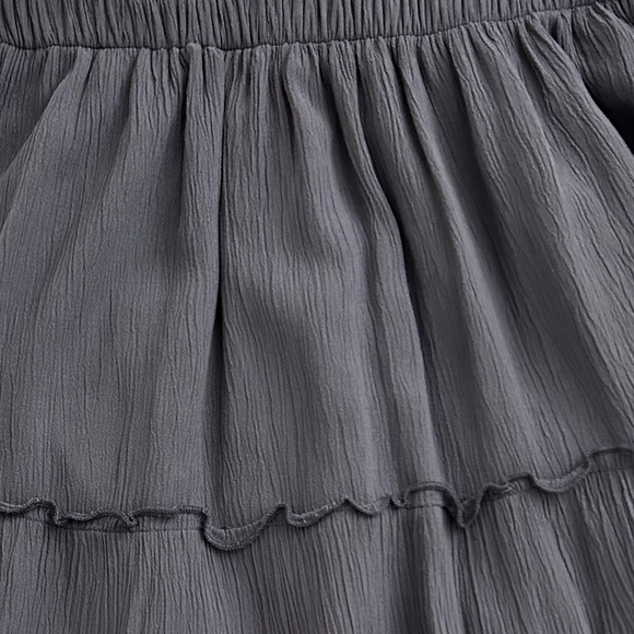 Hollister Ultra High Rise Tiered Crinkle Maxi Skirt (S) - Picture 5 of 10